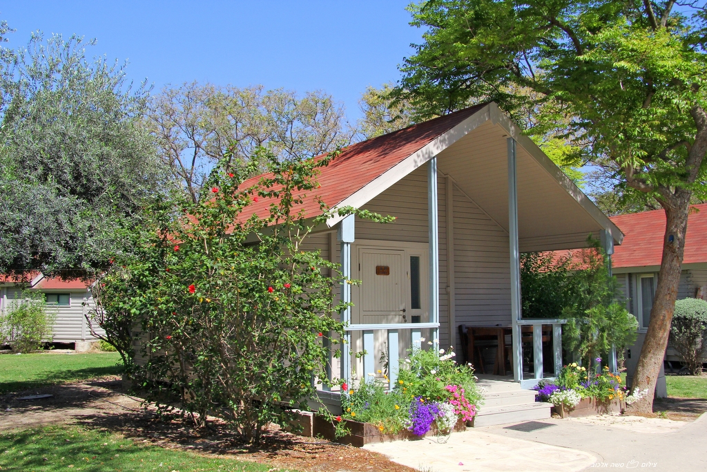 בקתות משפחתיות
